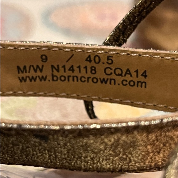Crown by Born Women's Metallic Gladiator Sandals size 9 - Picture 7 of 11